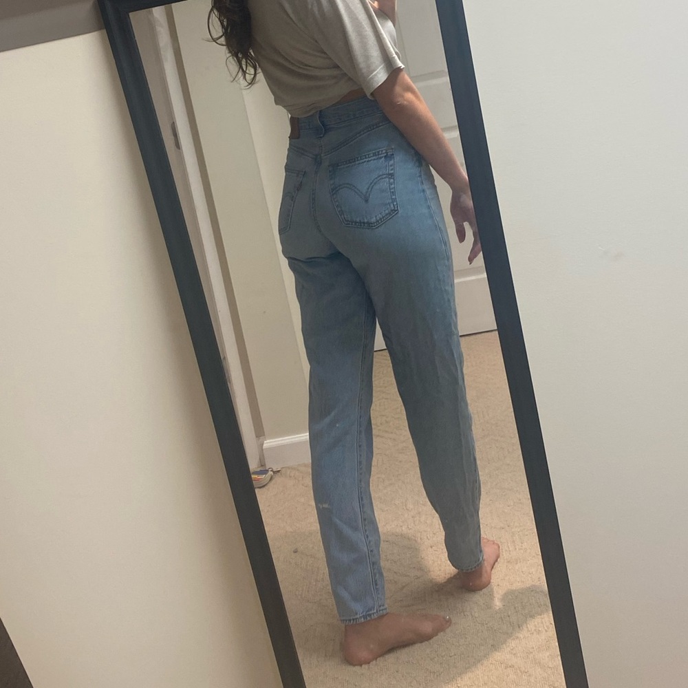 Levi High loose taper 25 jean